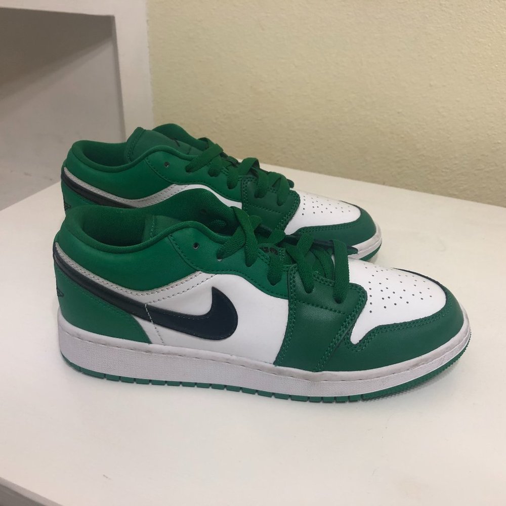 Nike Kids Grade School Air Jordan 1 Low "Pine Green" Basketball Shoe - 5.5Y